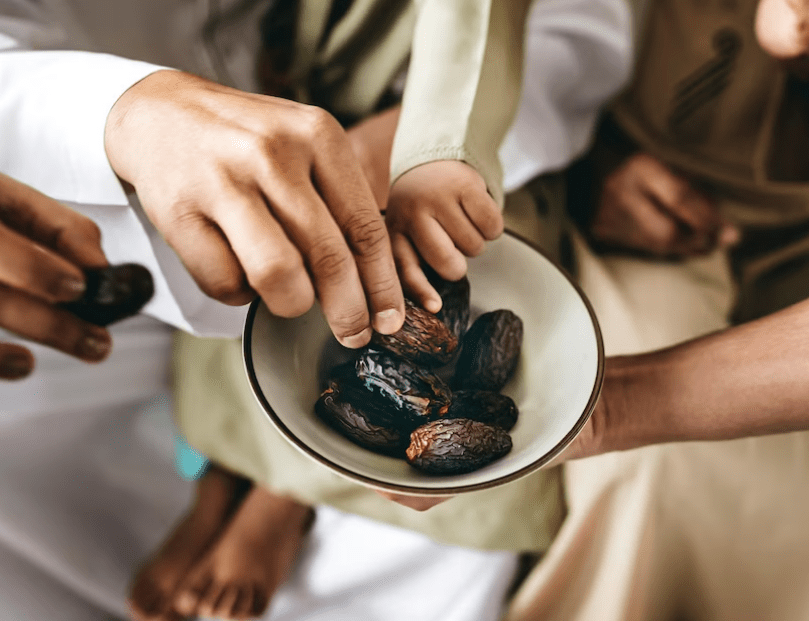 Tips Berbagi Takjil Untuk Bulan Ramadhan Agar Tetap Tertib