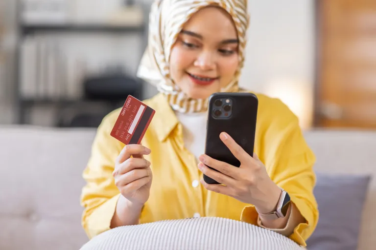6 Cara Menggunakan Kartu Kredit untuk Belanja Online